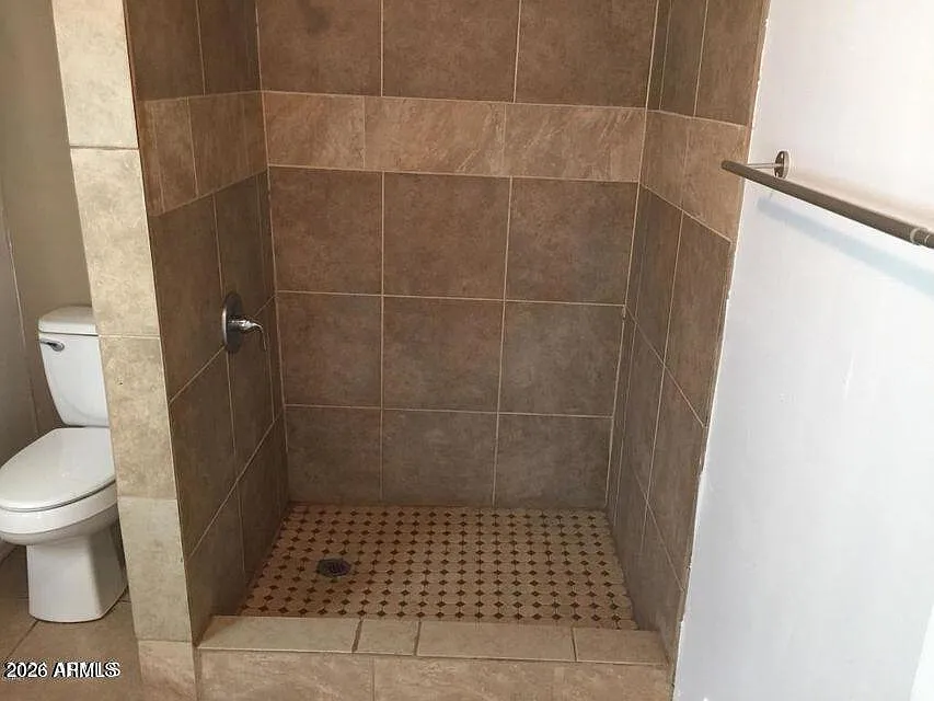3 bed, 950 sqft, $1,499 — Photo 3