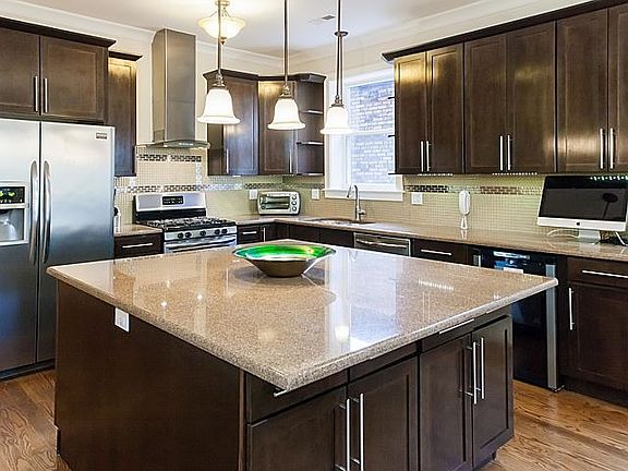 4th image of 1309 W Lunt Ave #3W