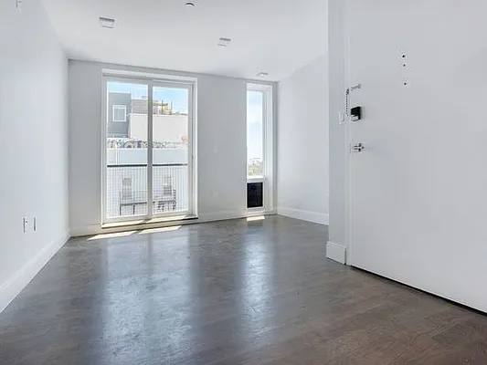 Rented by EXR | media 5