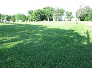 330 N 1st St, Noble, IL 62868