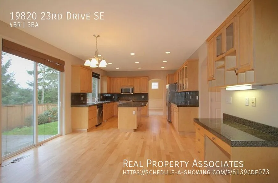 Stunning 5BR + Bonus Room Home in Desirable Wrenwood Estates — Photo 3