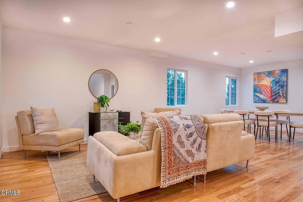 3 bed, 2.5 bath, 1750 sqft, $4,995 — Photo 2
