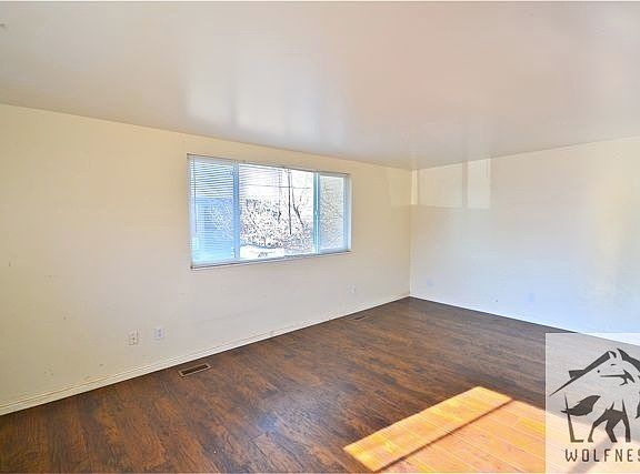 2nd image of 1610 W Ivy Cir APT 4