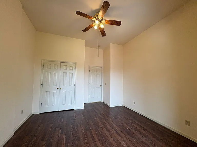 2406 S. 10th — Photo 15