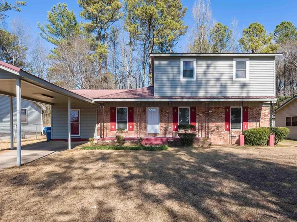 9 Russell Dr, Talladega, AL 35160