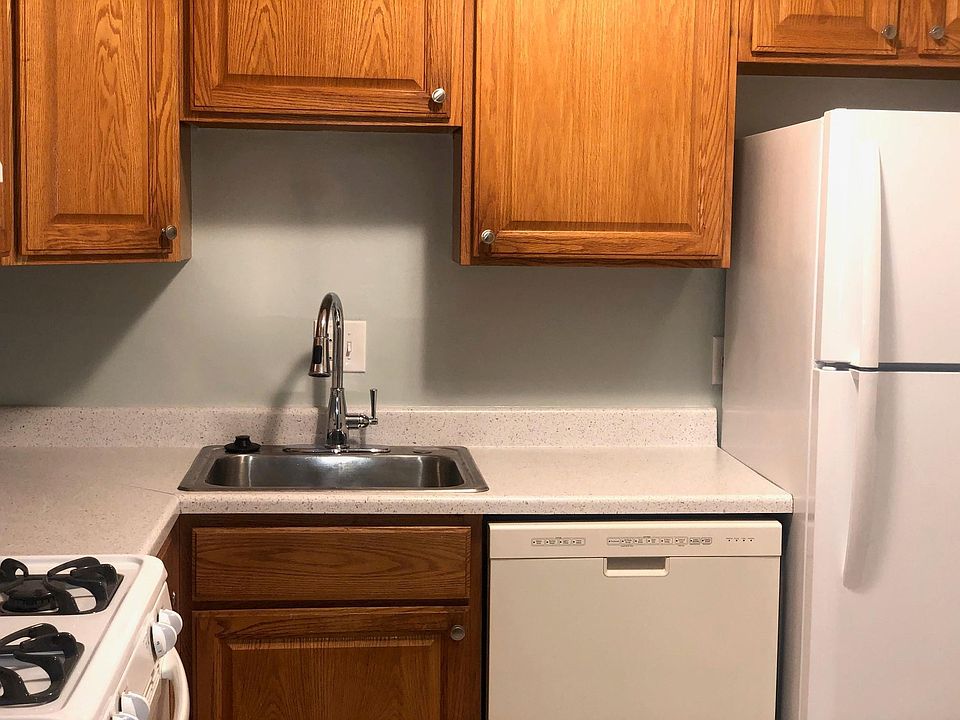 1101 Meadowview Ln Mont Clare PA 19453 Apartments For Rent Zillow