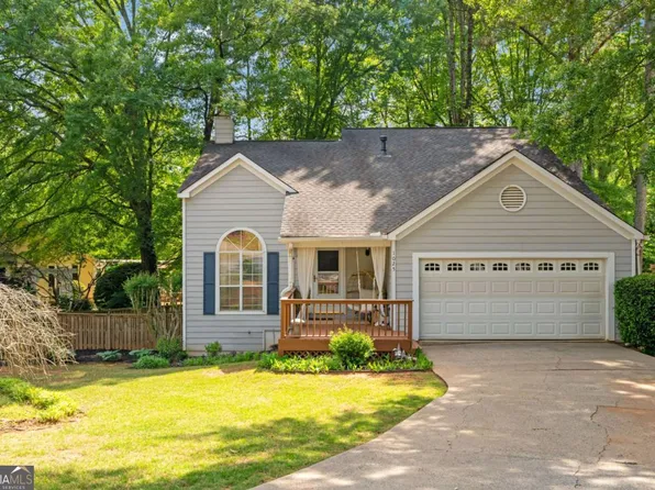 1025 Taylor Oaks Dr, Roswell, GA 30076