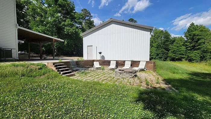 3 bed, 3.0 bath, 2200 sqft, $2,500 — Photo 4