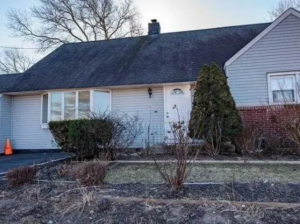 2206 Union Boulevard, Bay Shore, NY 11706