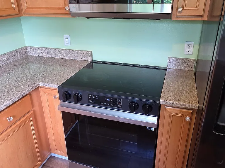 118 SW Regulator St — Photo 11
