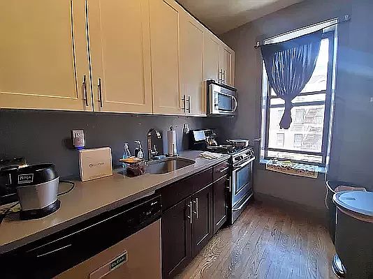 2nd image of 188 Rockaway Ave #4