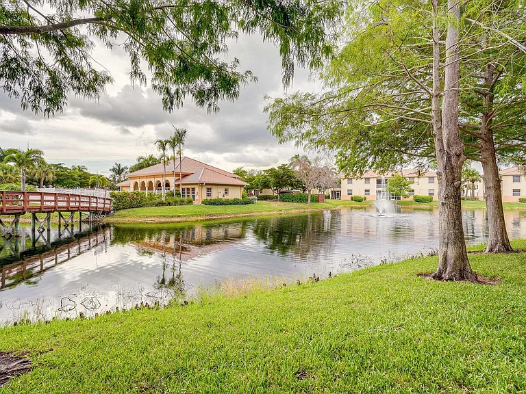 15430 Bellamar Cir #1-ID1546283P — Photo 21