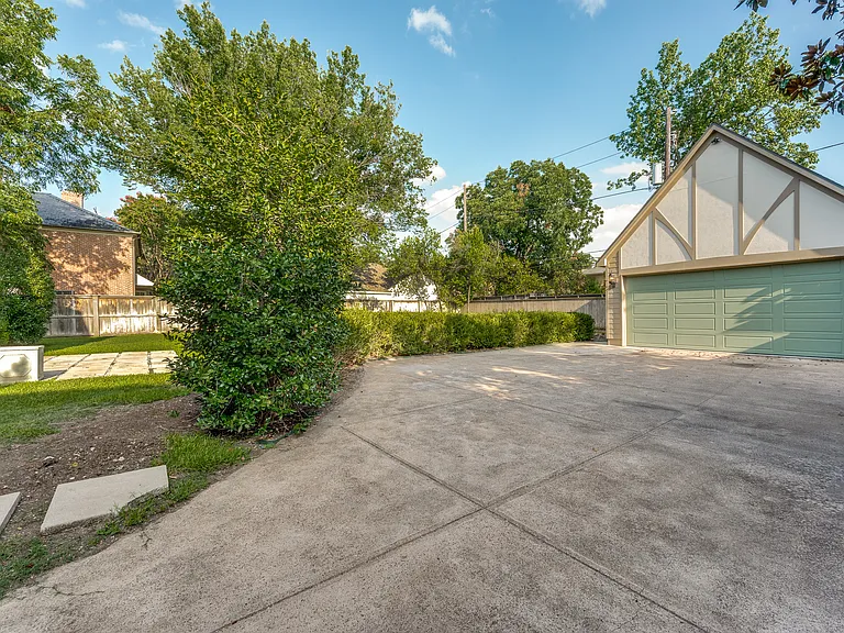 4329 Lorraine Ave — Photo 25