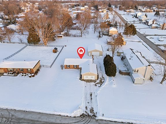 3rd image of 4415 Royce Ave