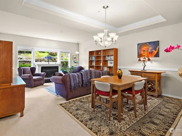 4406 Providence Point Place SE #106, Issaquah, WA 98029