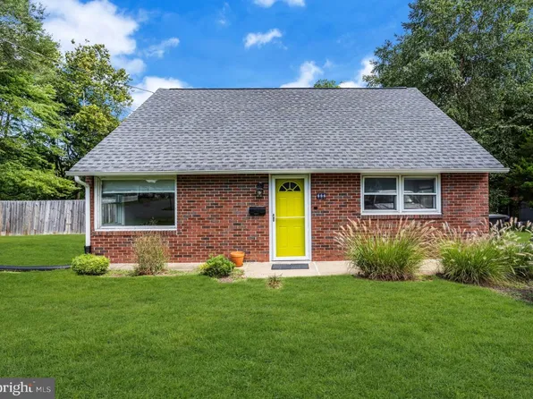 998 Terrace Blvd, Ewing, NJ 08618