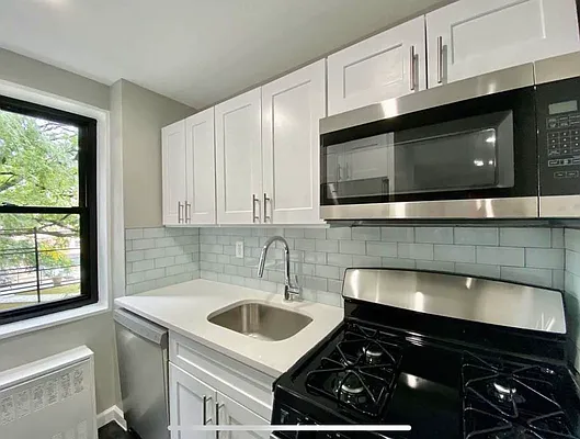 Rented by Bruma Realty LLC | media 10