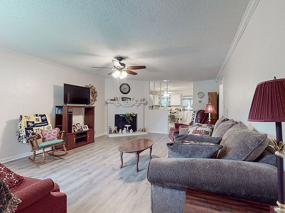 4th image of 1221 Timber Valley Dr