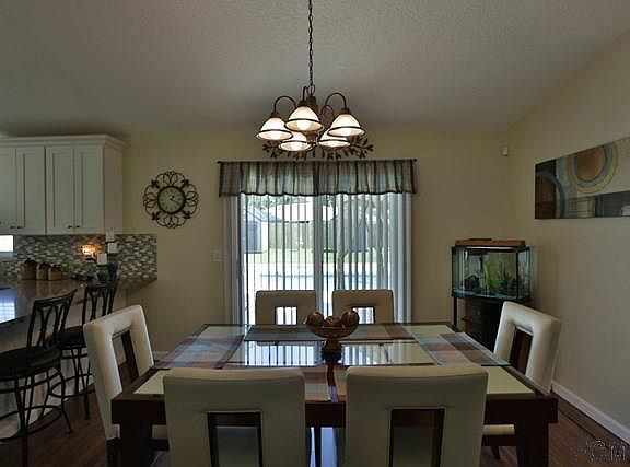 5th image of 8 Bressler Ln