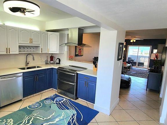 5th image of 320 S Surf Rd APT 704