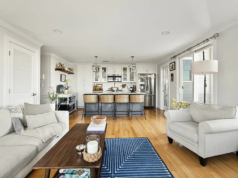 280 E Eagle St #3 — Photo 5
