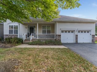 15 Colts Ln, Flemington, NJ 08822