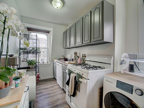 5th image of 151 Culver Ave #3