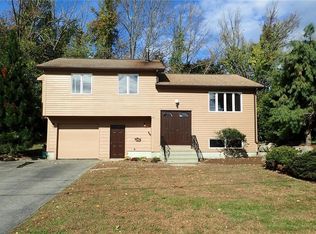 5 Scenic Rd, Johnston, RI 02919