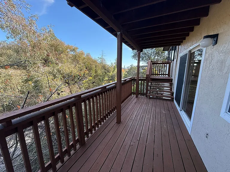 Scenic Ave Duplex — Photo 6