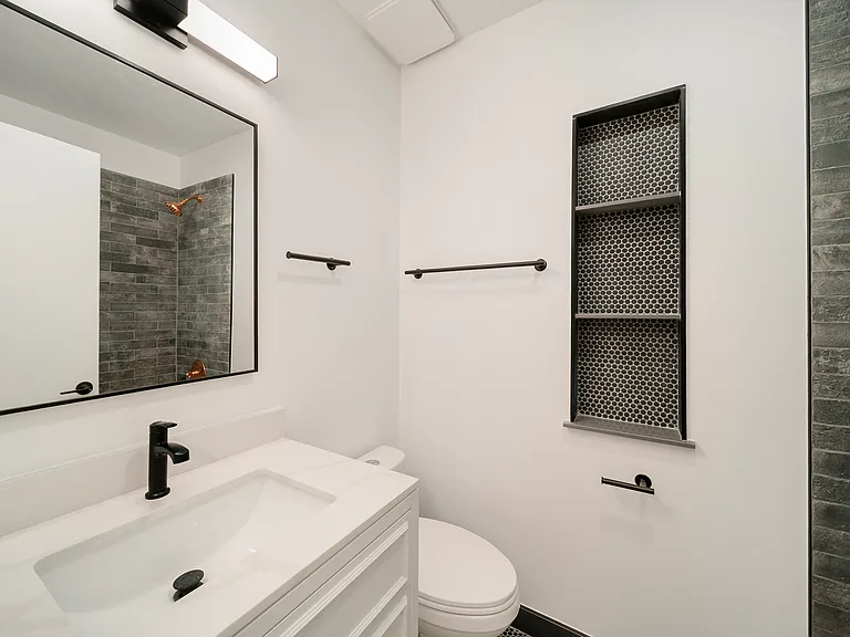 1137 N Francisco Ave #2 — Photo 7