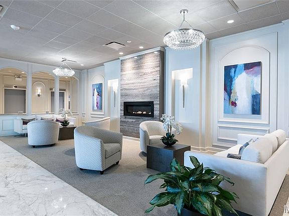 4th image of 200 S Brentwood Blvd APT 13A