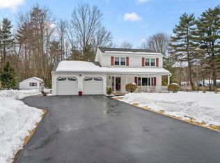 4 Queen Diana Ln, Queensbury, NY 12804