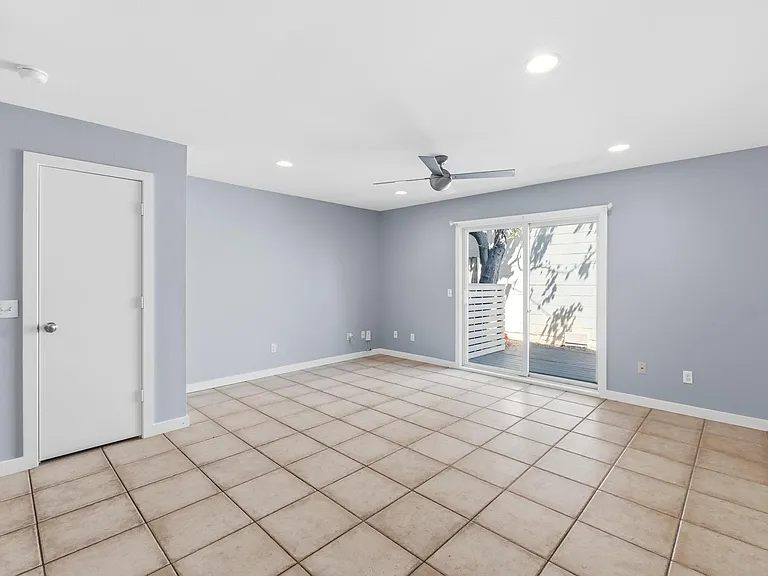 2122 Hancock Dr #121 — Photo 14