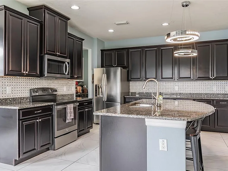 11027 Tahiti Isle Ln — Photo 48