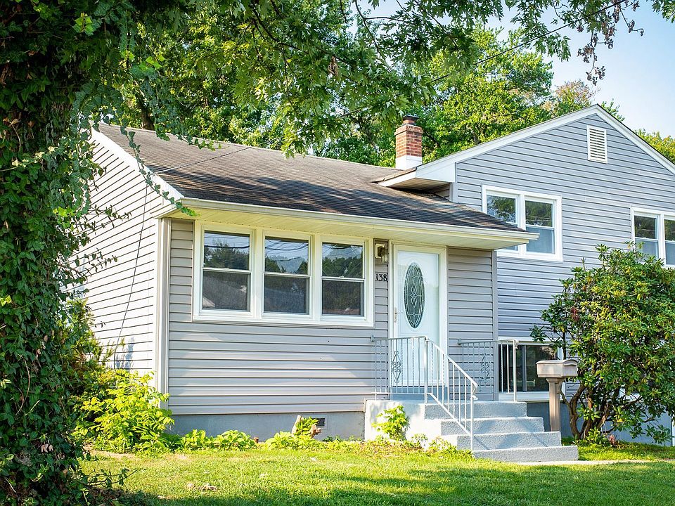 1st image of 138 Edwards Dr #138