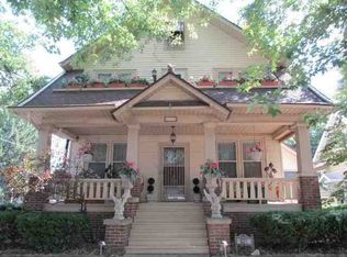 621 E Walnut St, Bloomington, IL 61701