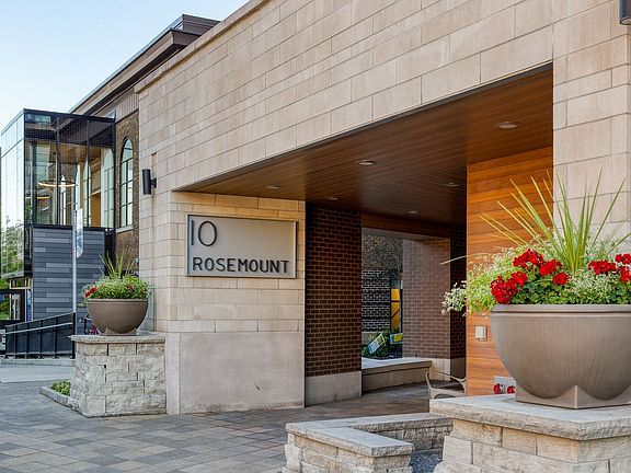 3rd image of 10 Rosemount Ave #608