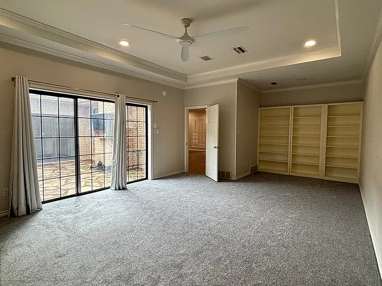 5026 Bellaire Dr S — Photo 16