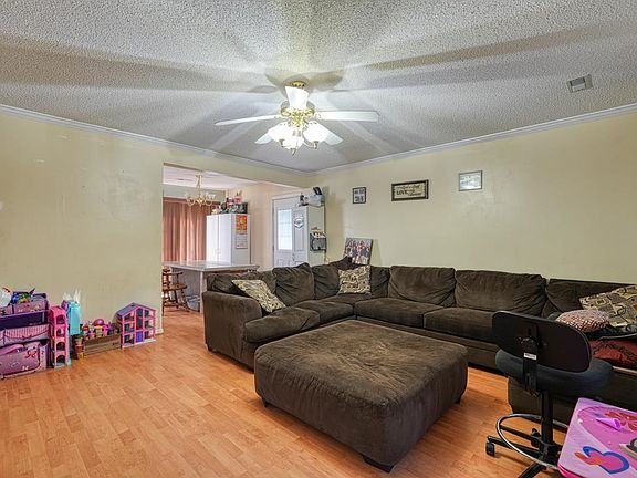 2nd image of 129 Caroway Ct