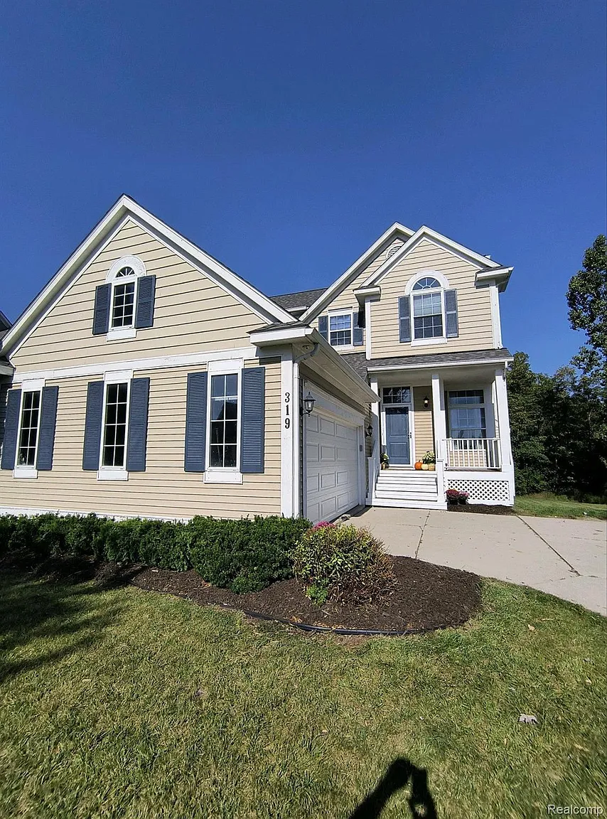 319 Atlantis Cir photo 1