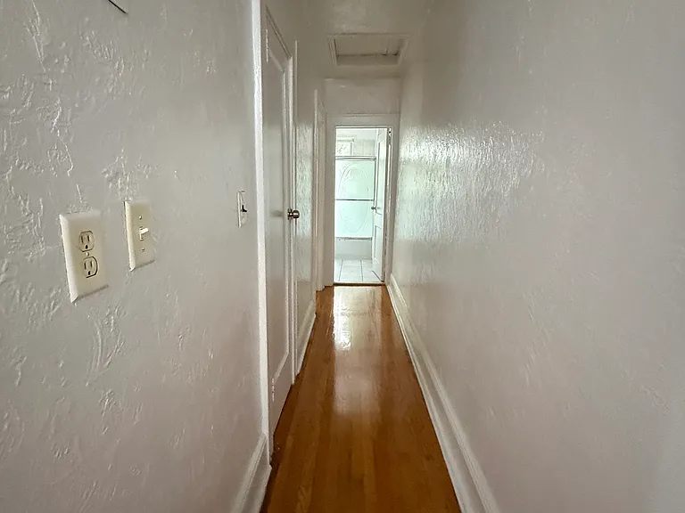 255 W Englewood Ave #2 — Photo 9
