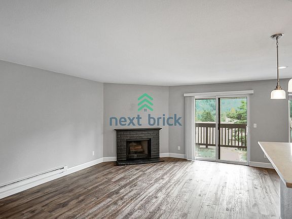 3rd image of 10410 NE 32nd Pl APT D304