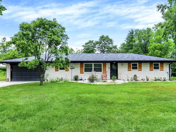 6284 E Roselyn Dr, Mooresville, IN 46158