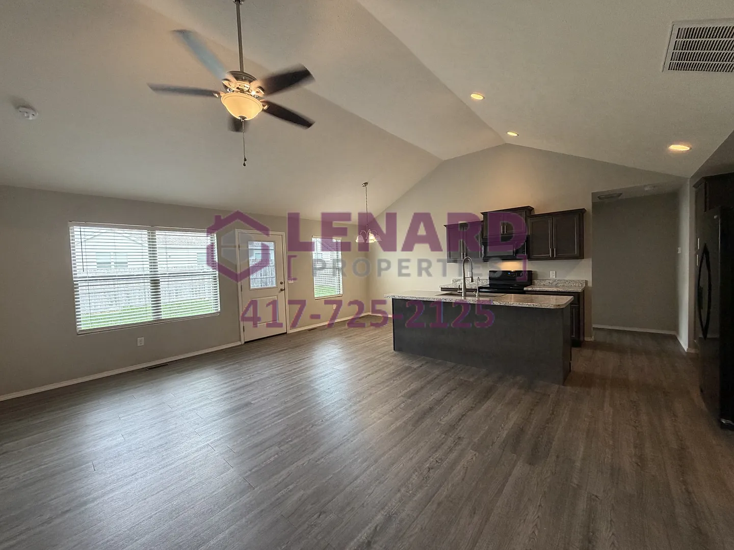 4 Bedroom Home! — Photo 4