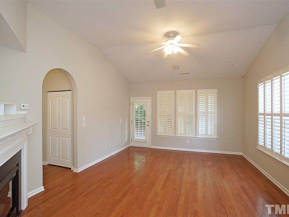 4th image of 109 Courts Garden Way