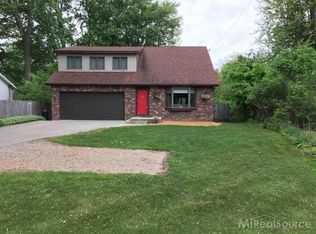 6451 Lakeshore Rd, Lakeport, MI 48059