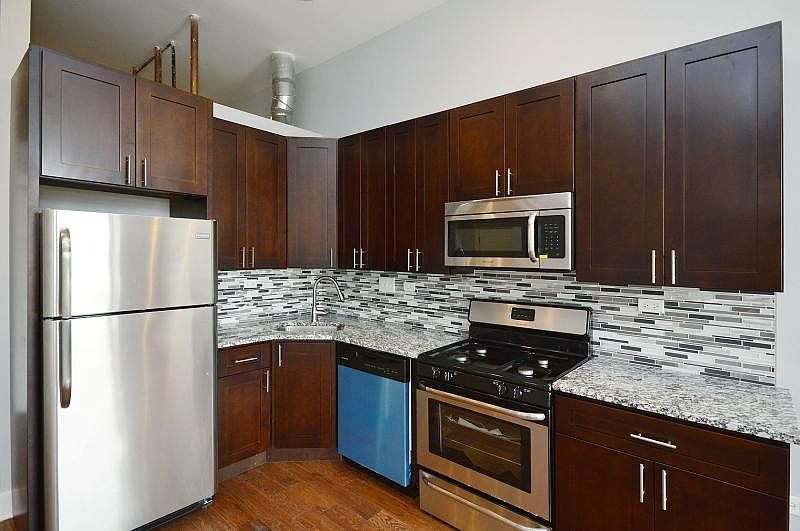 1st image of 707 N Milwaukee Ave #2F