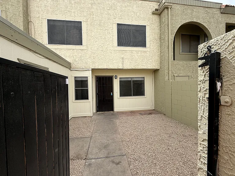 5847 N 48th Dr — Photo 21