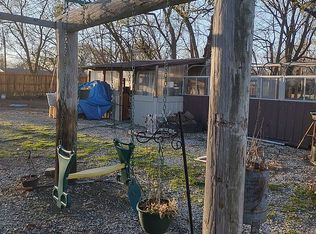 705 W Oak St, Weir, KS 66781