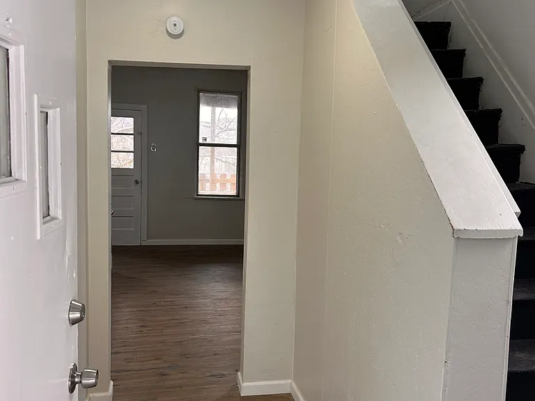 268 Seneca St — Photo 2